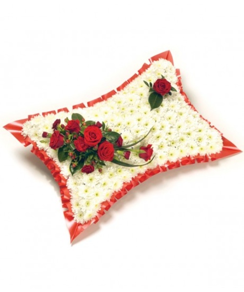 Traditional Pillow red and white 17 inch