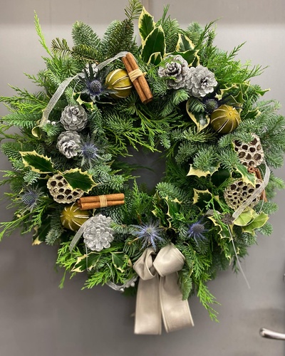 Christmas Wreath with a touch of silver 