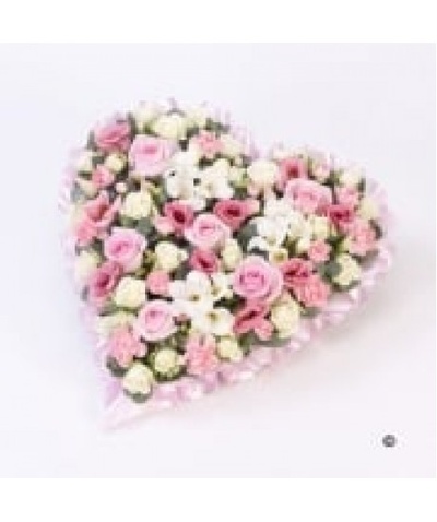 Mixed Flower Heart Pink Shades