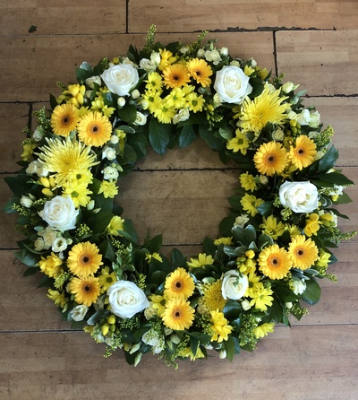 Large Shades of Yellow Wreath